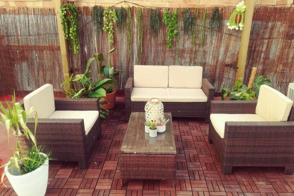 Apartmán M4 Cool Terrace. 1 Min To Metro. 15 Min To Center Esplugues de Llobregat Exteriér fotografie