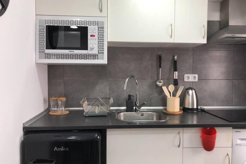 Apartmán M4 Cool Terrace. 1 Min To Metro. 15 Min To Center Esplugues de Llobregat Exteriér fotografie